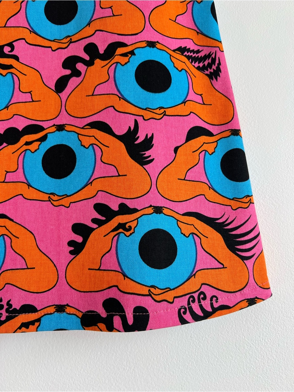 Nooworks Twill Mini Skirt in Psychedelic Eye - Picture 5 of 10